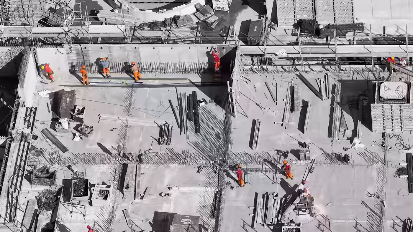 An architectural site put in order around a clear plan