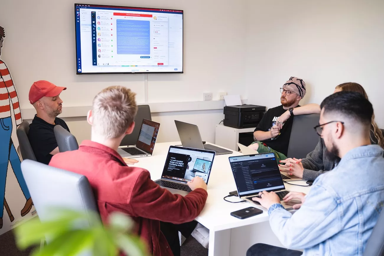 How a Full-Service Digital Marketing Agency Integrates Logo Design, Web Design & Strategy for Your Brand’s Success