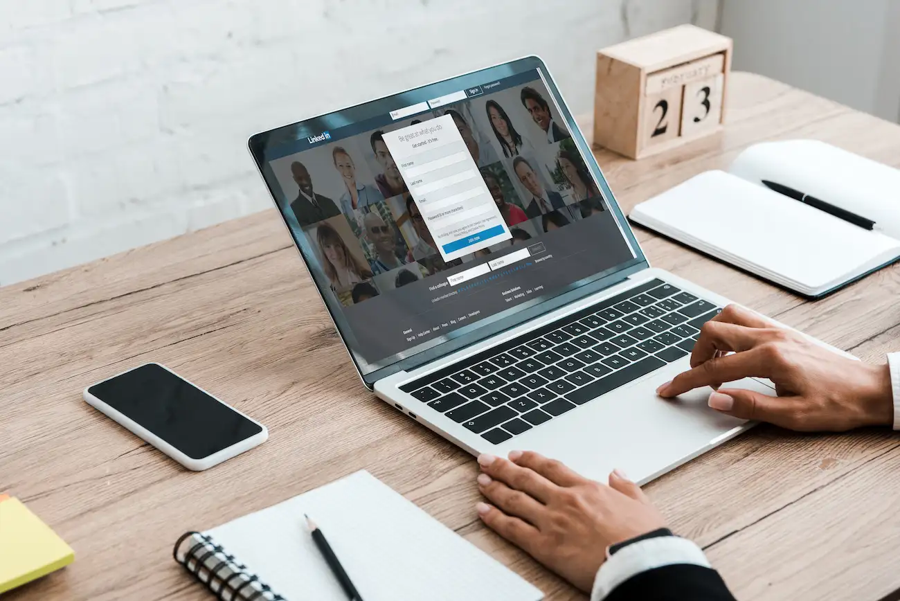 How is LinkedIn a powerful business marketing tool?
