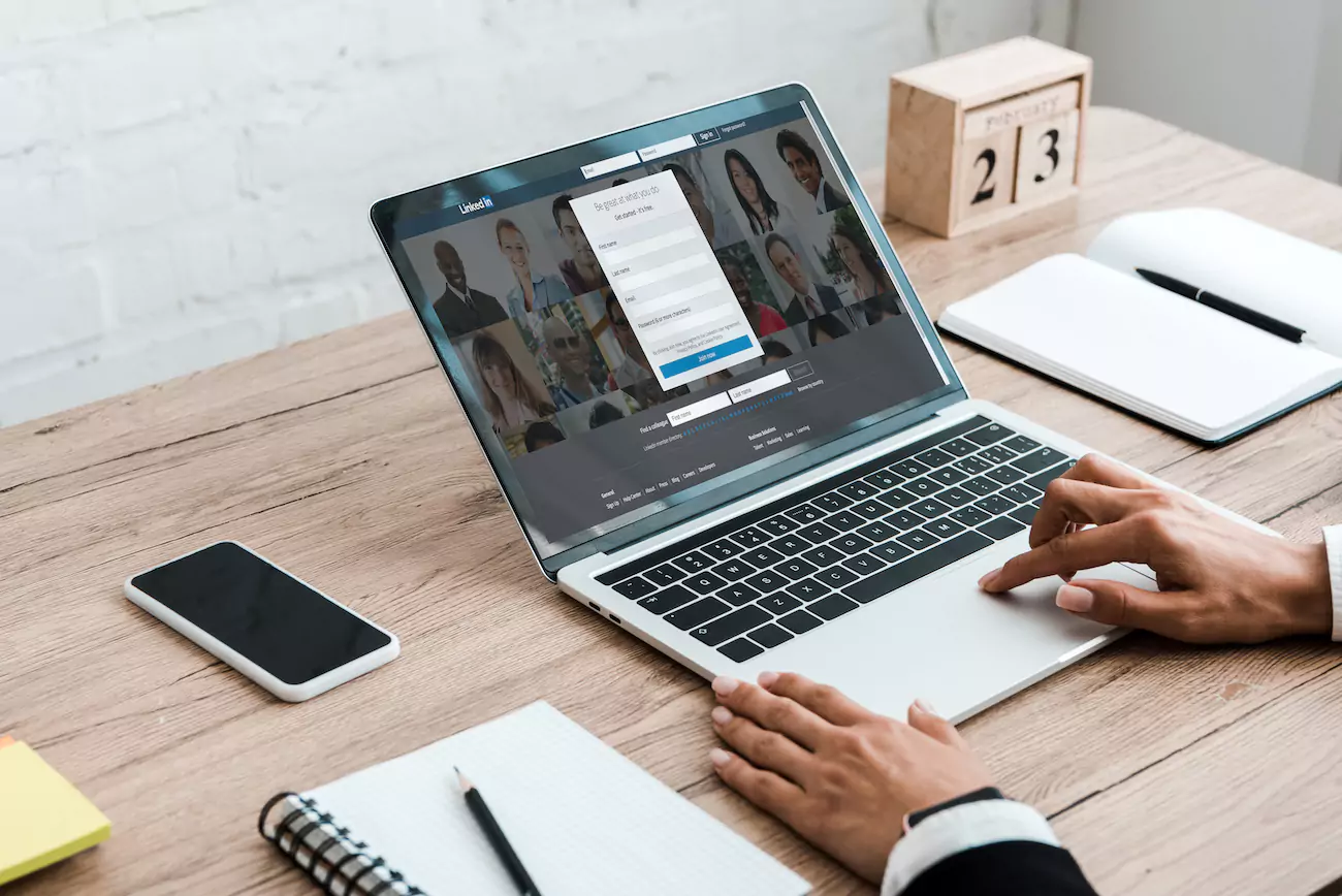 How is LinkedIn a powerful business marketing tool?