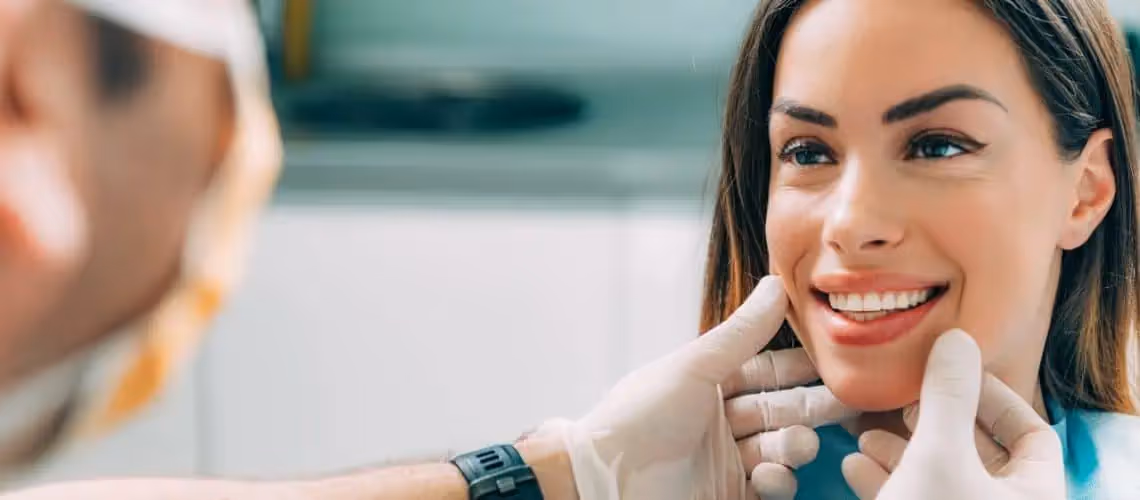 ¿Cuánto cuestan los implantes dentales de boca completa?