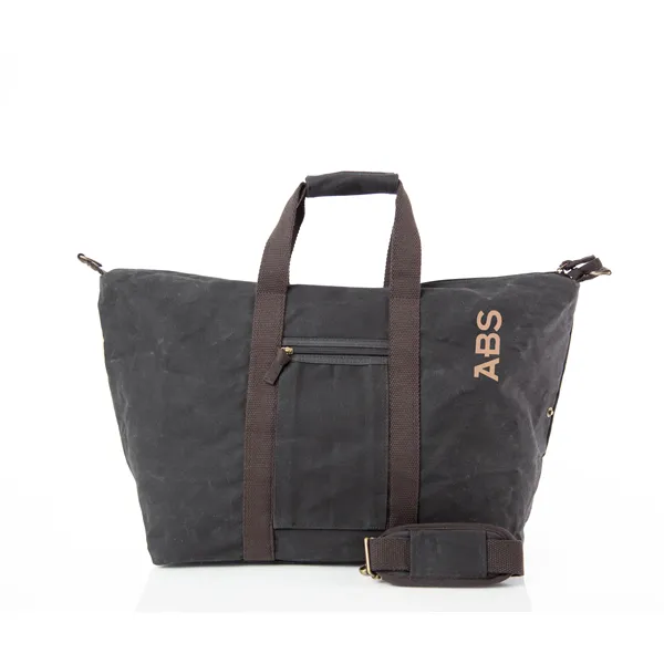 Make every trip an awesome one with our Voyager Weekender. Its spacious interior leaves plenty of room to pack your things comfortably.
Features:
Top zip Closure with exterior front pocket.
Webbed handles with a 5” drop and waxed canvas grip.
Internal pocket with gray-striped canvas lining.
Detachable shoulder strap with antique brass clasps that is adjustable.
TSA approved carry-on luggage.
Water resistant.