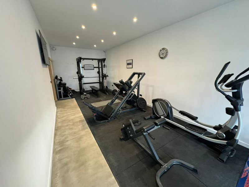 Salle de sport de 35 m² installée par RAKK à Marseille