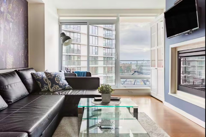 S703 - One Bedroom Luxury Condo