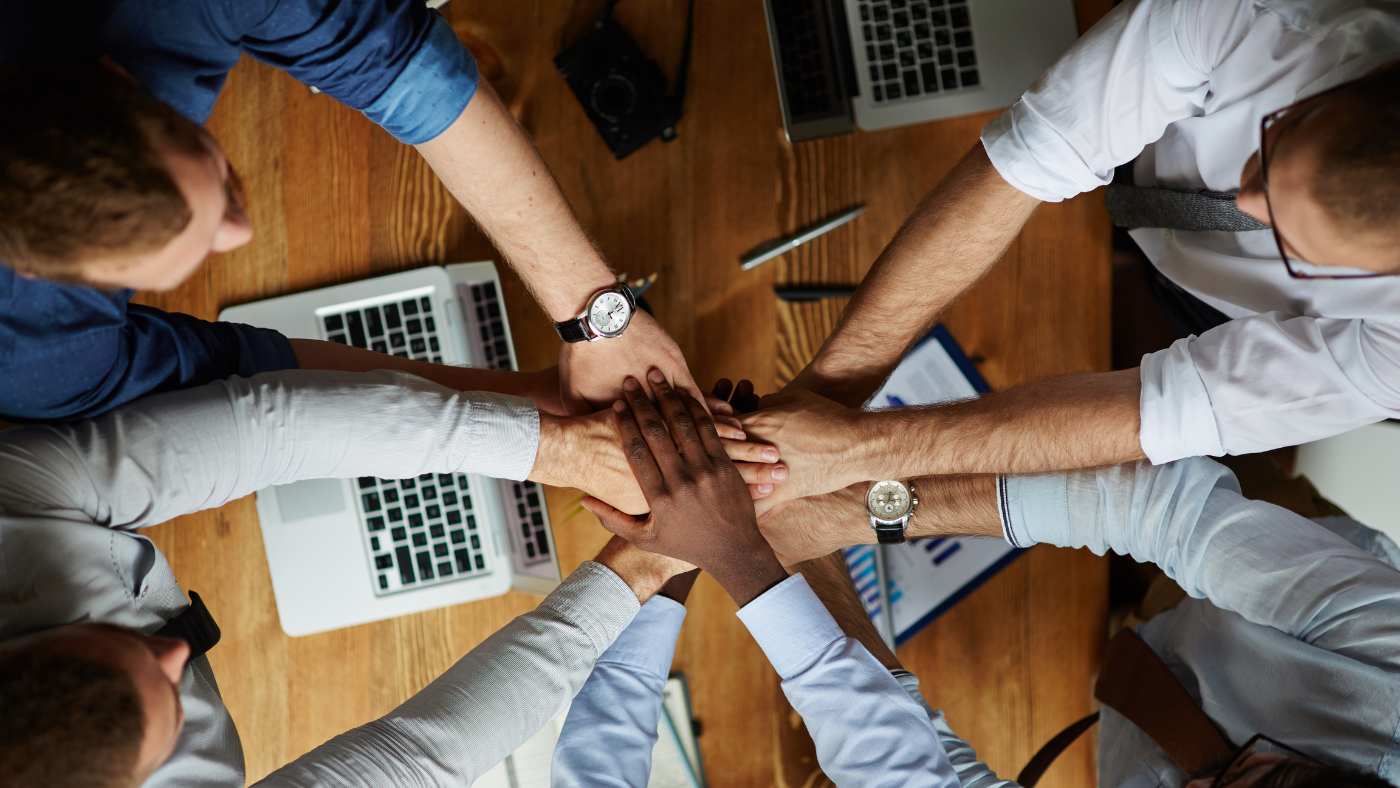 従業員が一致団結している様子