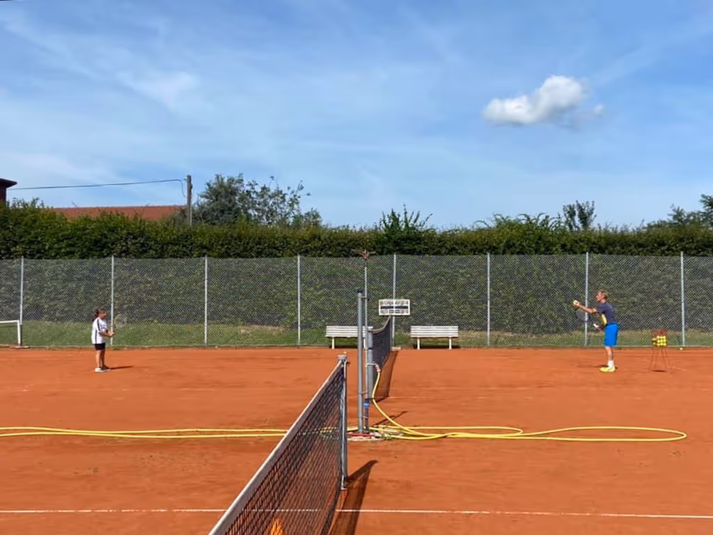 some tennis balls