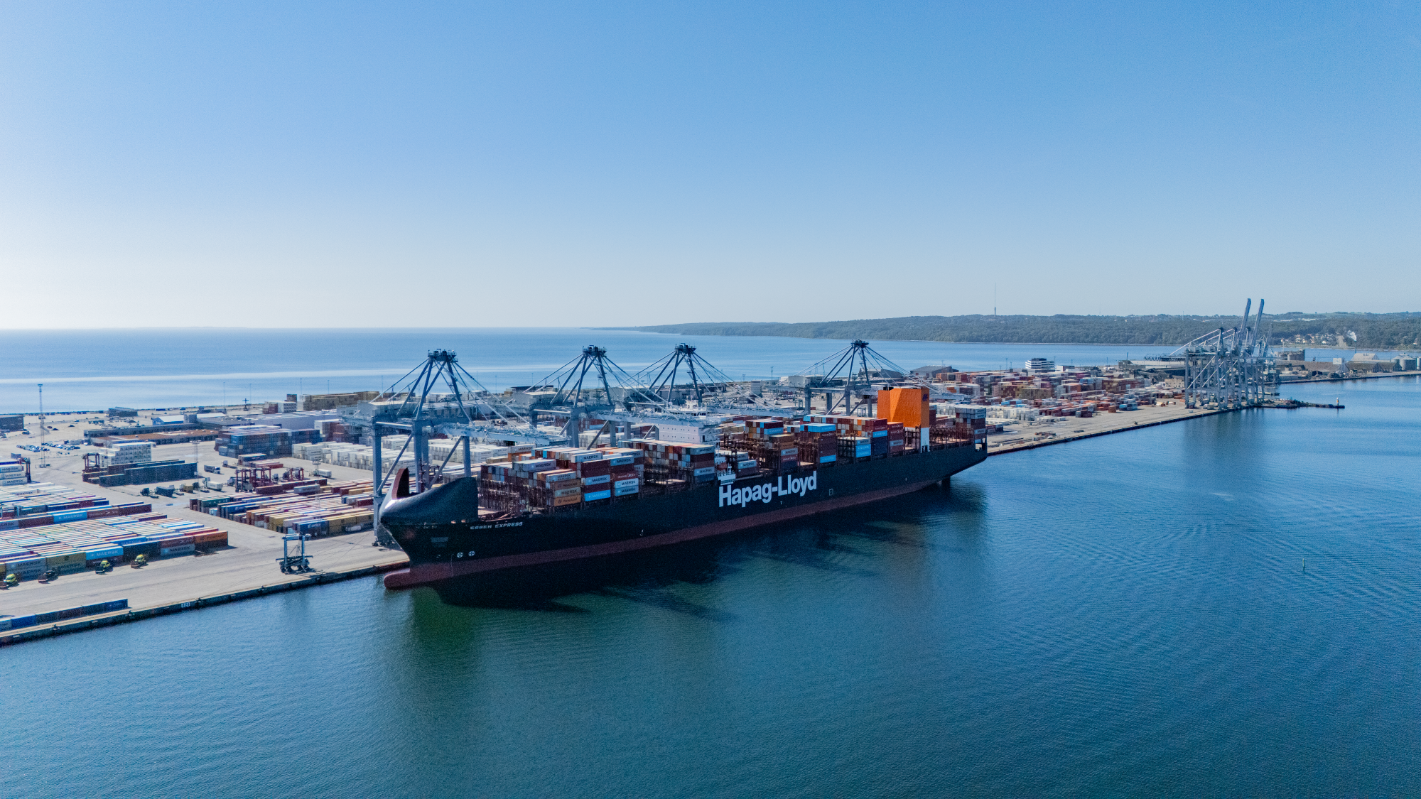 Essen Express ligger ved containerterminalen i Aarhus