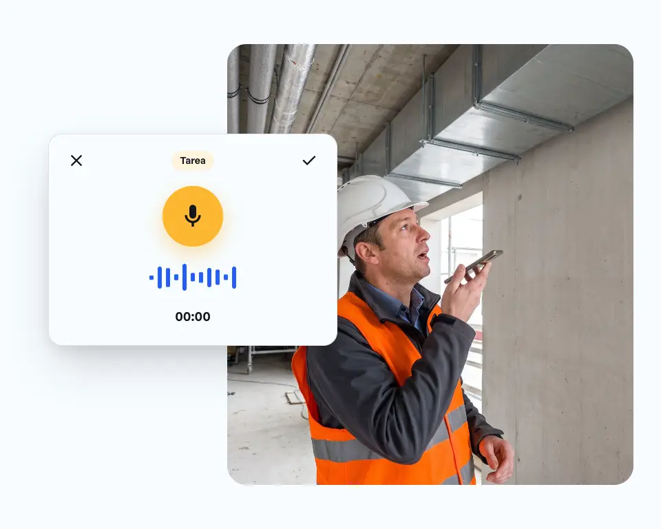 Ingeniero de instalaciones en el pasillo técnico dicta una tarea sobre el conducto de ventilación de la 2.ª planta; después la tarea abierta aparece con su ubicación en el plano en la app de Benetics AI.