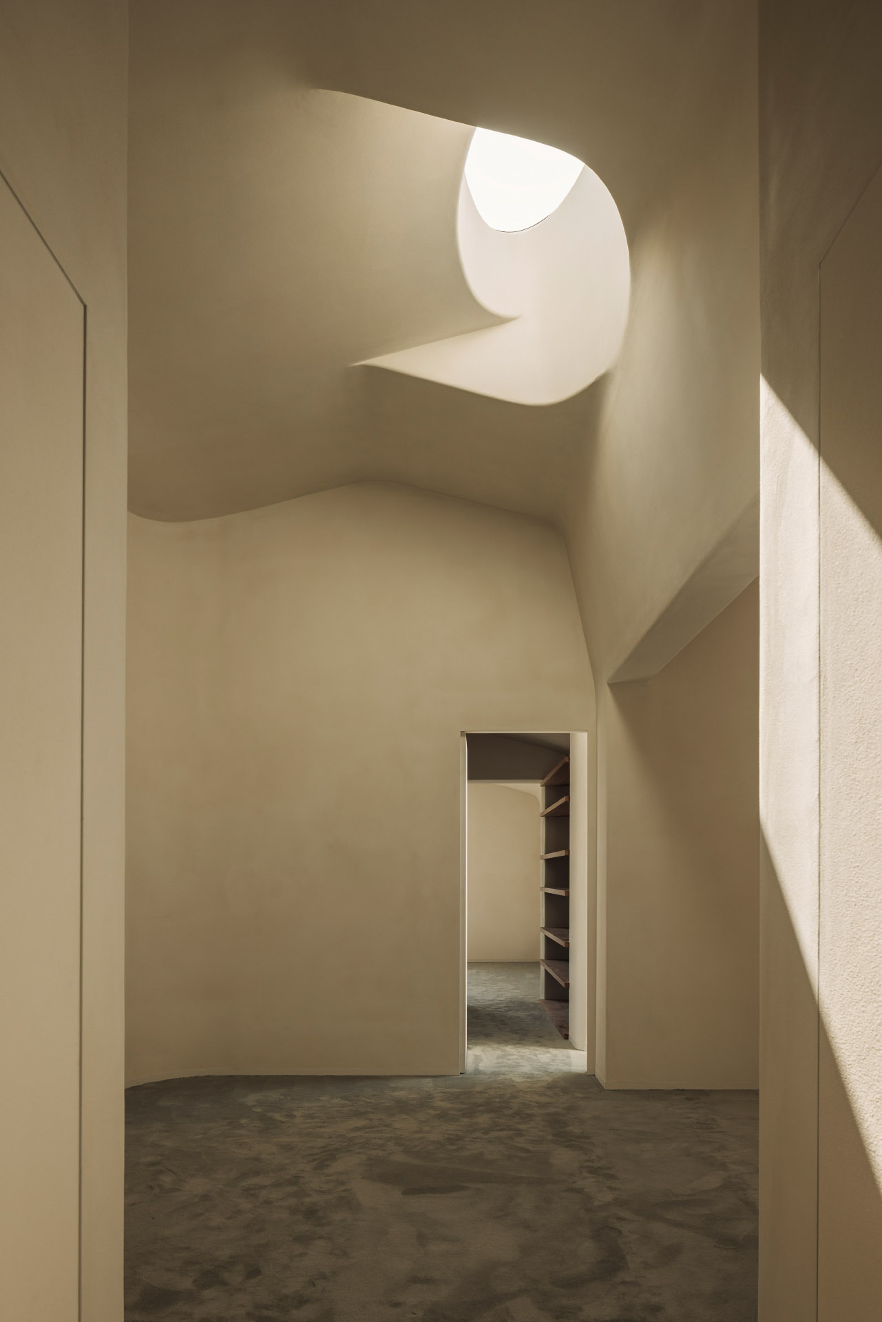 Studio LoHo Materials Clay Finish Fine, Benoit Viaene. soft and healthy for its environment, with excellent acoustic and indoor climate regulating features, non-flammable, clay is suited for residential and public projects.