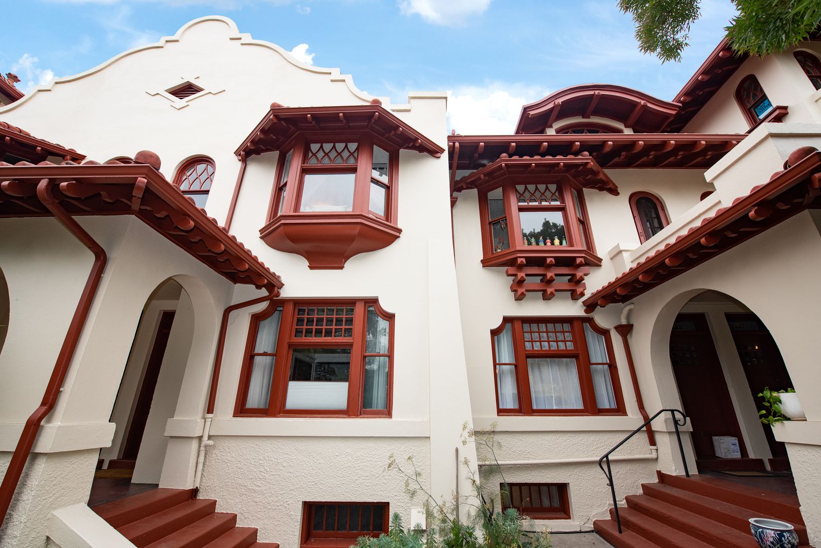 Phinney Ridge Painting - L'Amourita, full exterior repaint and restoration (Eastlake)