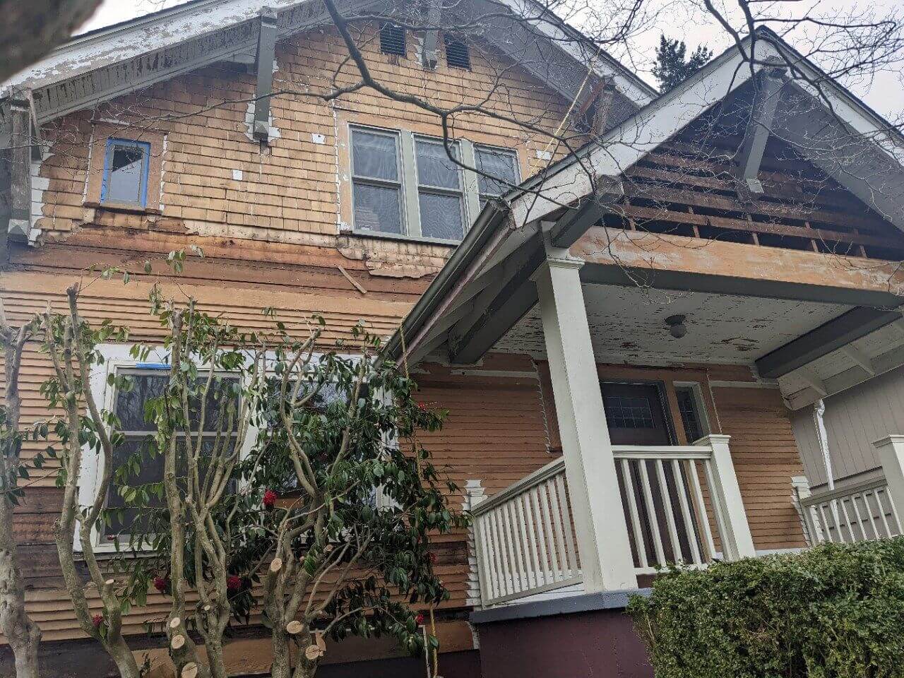 Phinney Ridge Painting - Wallingford, vinyl siding tear off, repairs and full restoration (after tear off and paint stripping) (Wallingford)