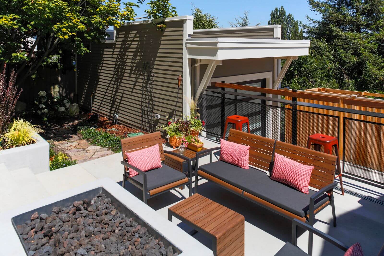 Phinney Ridge Painting - Latona, full repaint, door refinish and deck refinish (Greenlake, Tangle Town, Latona)