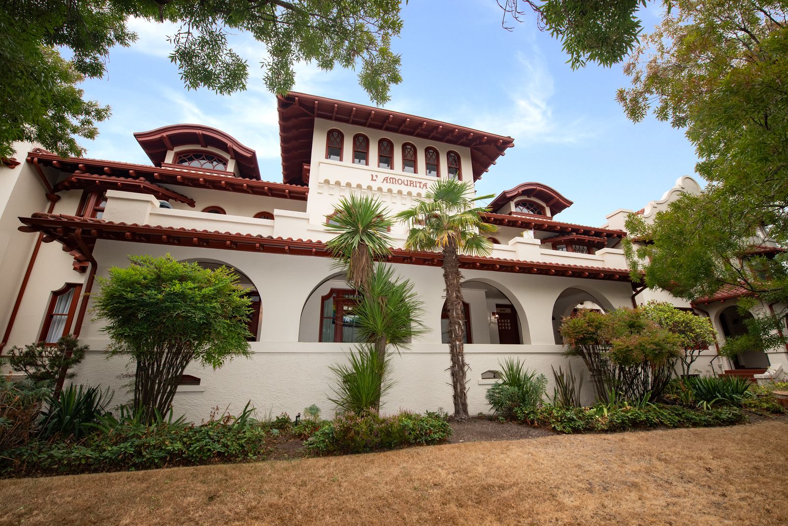 Phinney Ridge Painting - L'Amourita, full exterior repaint and restoration (Eastlake)
