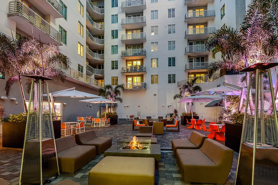 Fire Pit Lounge
