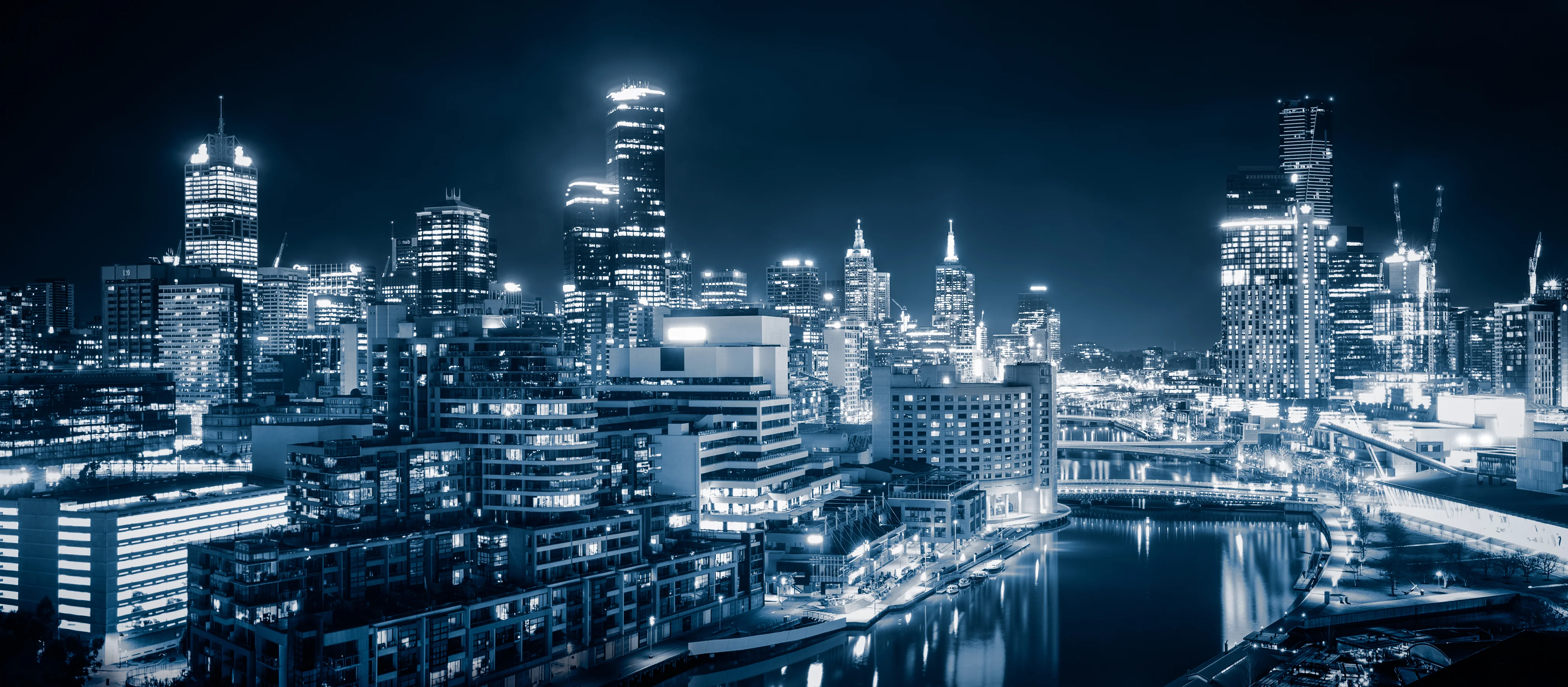 melbourne-city-lights-at-night-SBI-326469107