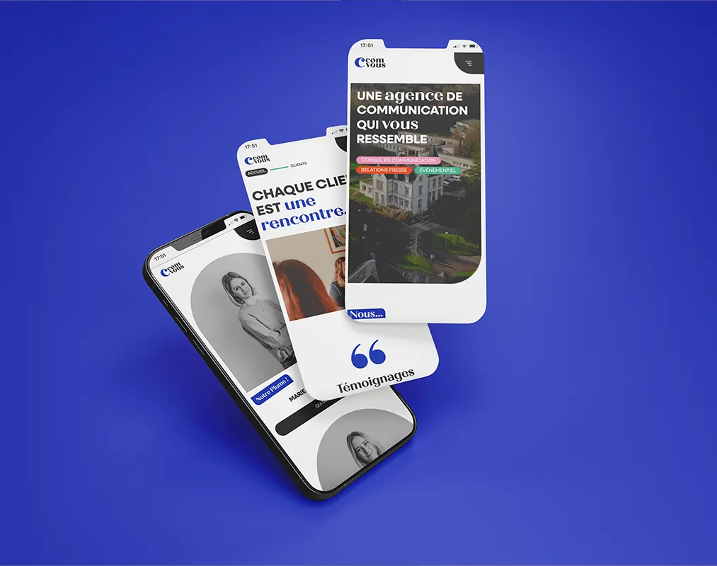 Maquette en couleur de l’interface mobile du site C’ComVous, avec visuels clients, témoignages et slogan de l’agence. Maquette en couleur de l’interface mobile du site C’ComVous, avec visuels clients, témoignages et slogan de l’agence.