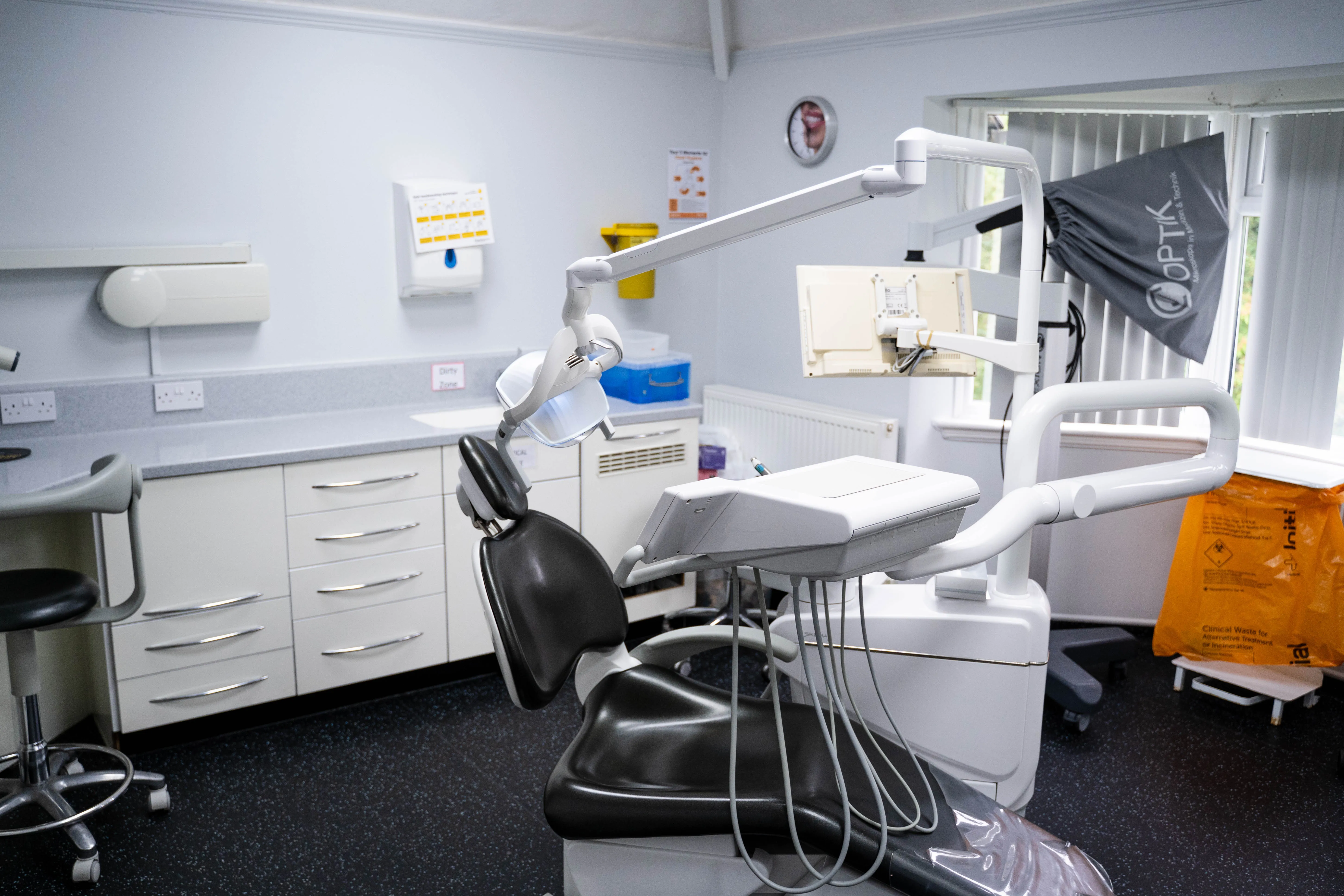 Dentist room in Redditch