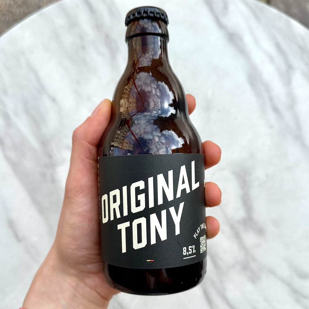 Tony is a strong Belgian Golden blond beer with a subtle bitter aftertaste. Made with local Belgian ingredients. With his 8,5% he's strong and powerful.
