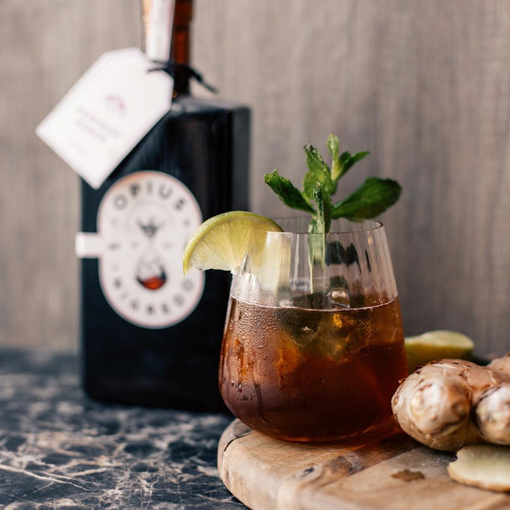 Alcohol-free dark 'n stormy based on Opius Nigredo non-alcoholic spiritz, Bundagberg gingerbeer, lemon juice and mint.
