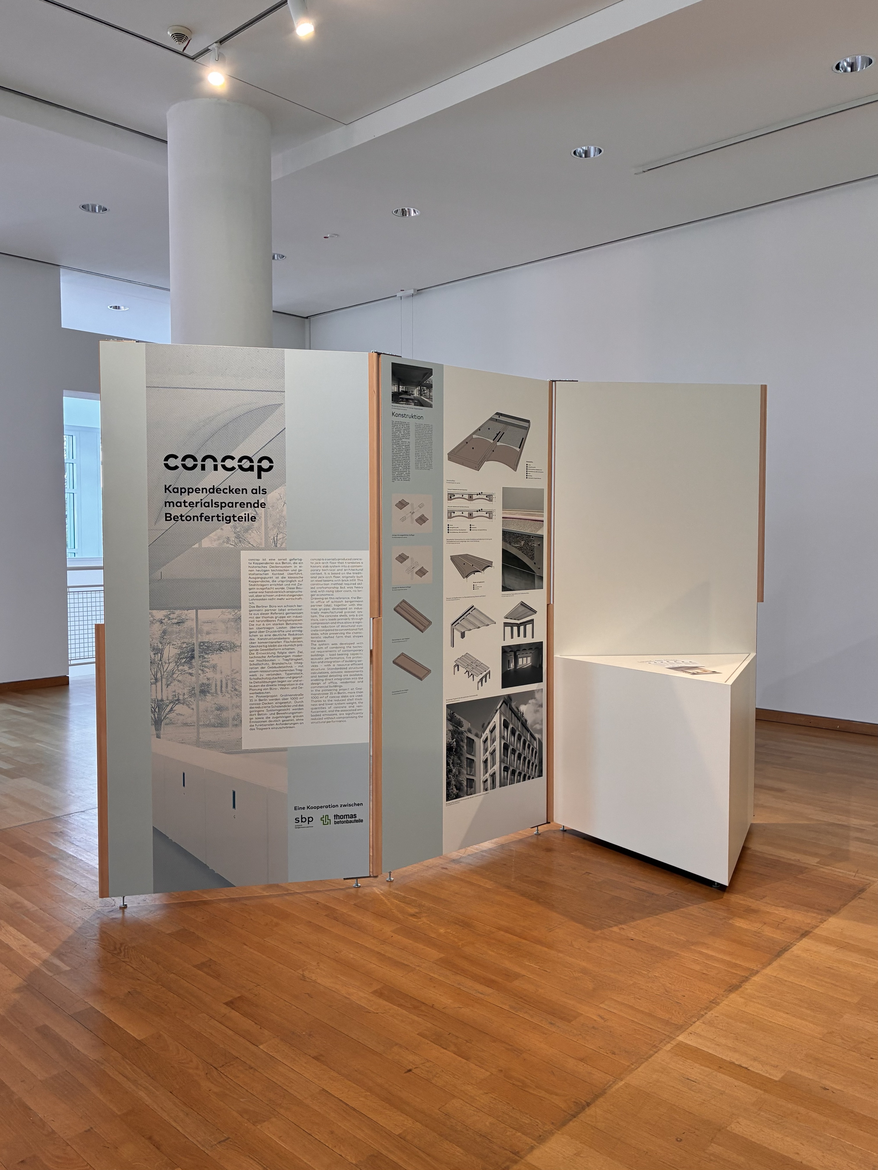 Im Museum für Angewandte Kunst Frankfurt ist derzeit dieAusstellung „Im Modus der Serie. Differenz, Variation und Wiederholung in Architektur und Design“ zu sehen. 