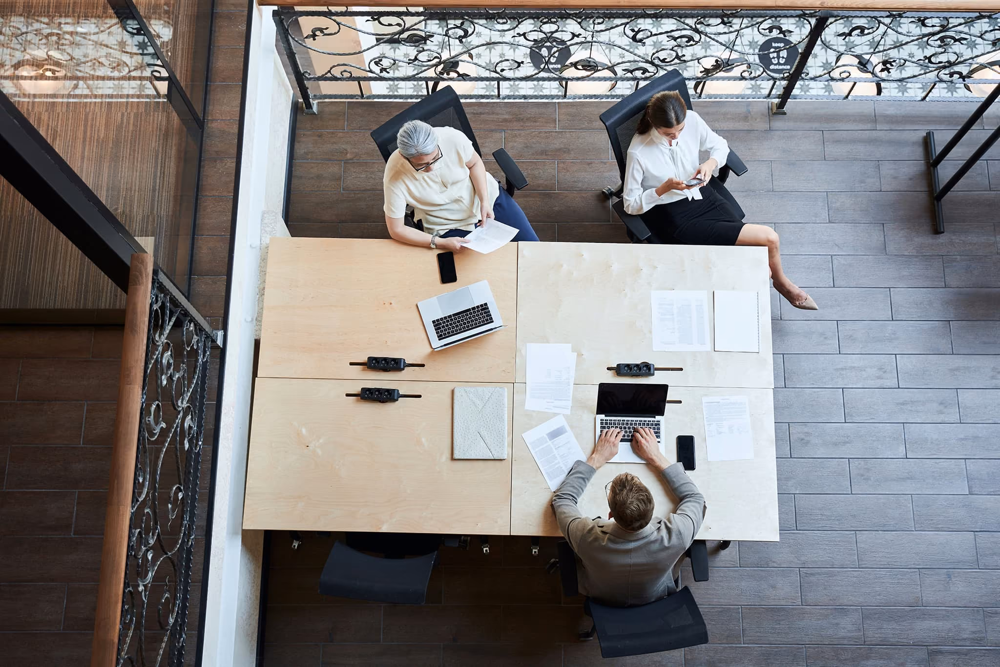 Individuals coworking, portfolio solutions