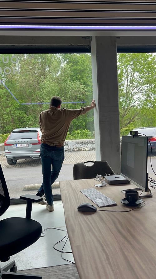 Nordin aan het bellen