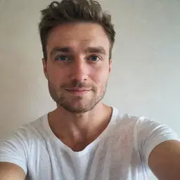 headshot image of reviewer