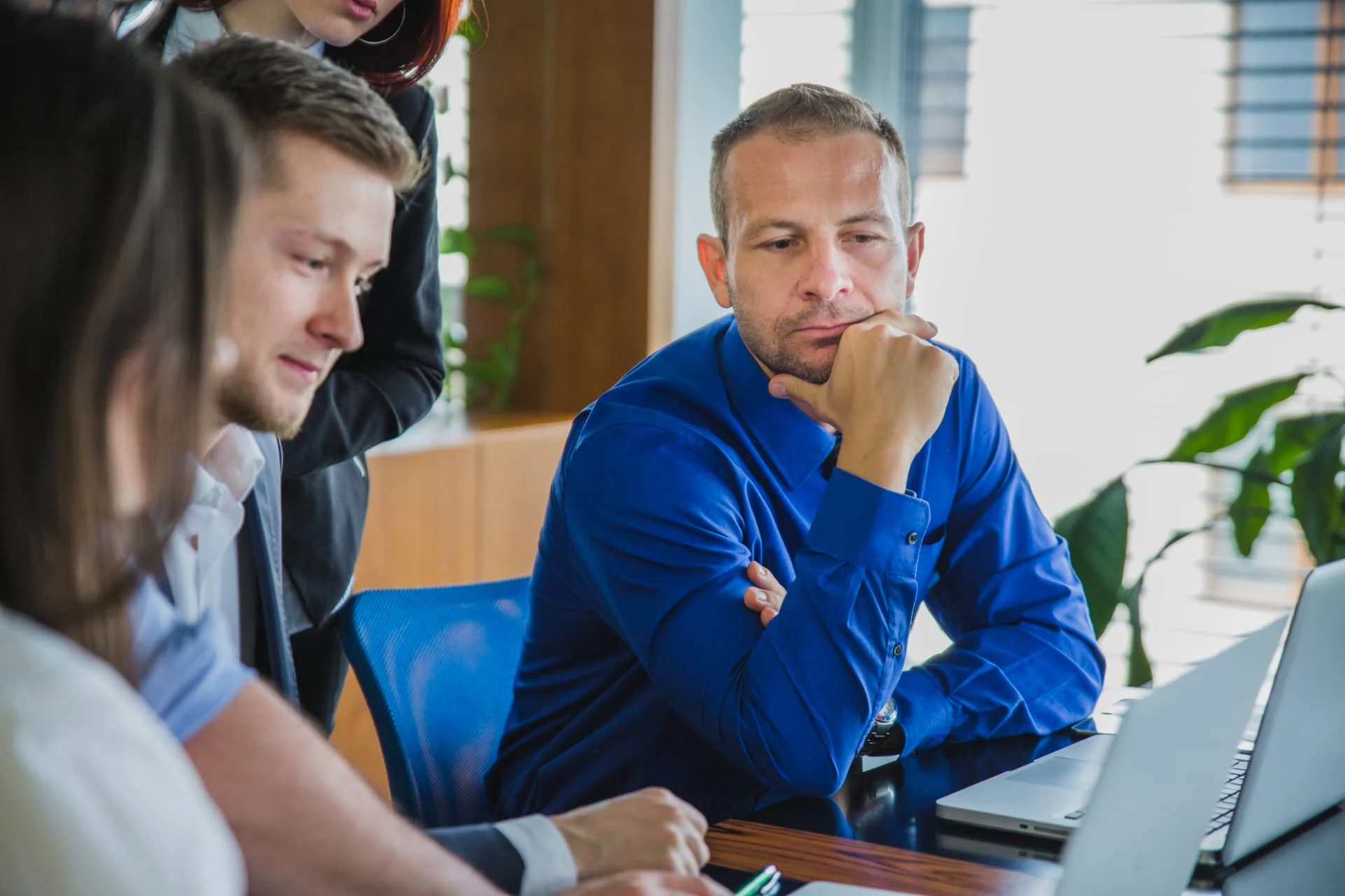 UX review presentation meeting image