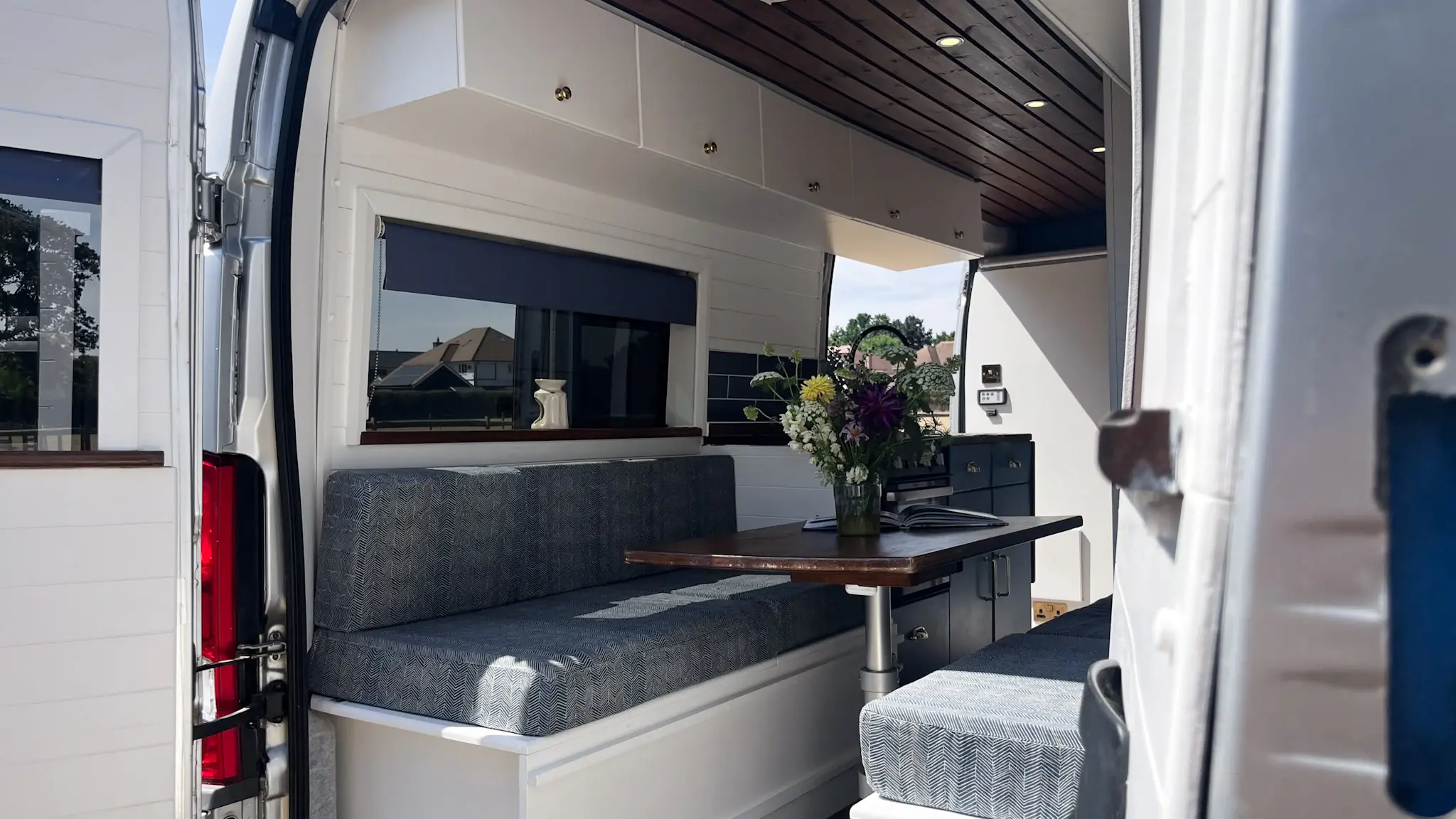 dinette blue seating