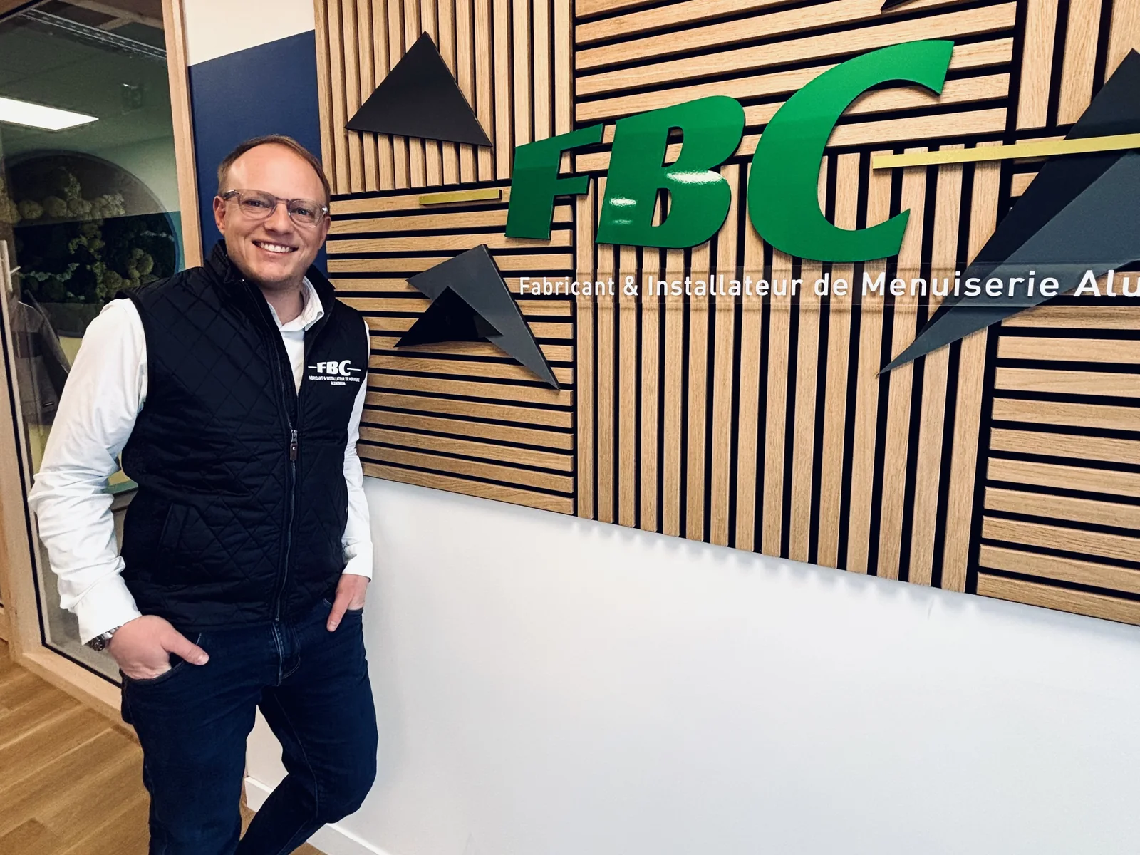 Jérôme Boivin, dirigeant de Fermeture Bâtiment Concept, dans les locaux de l'entreprise