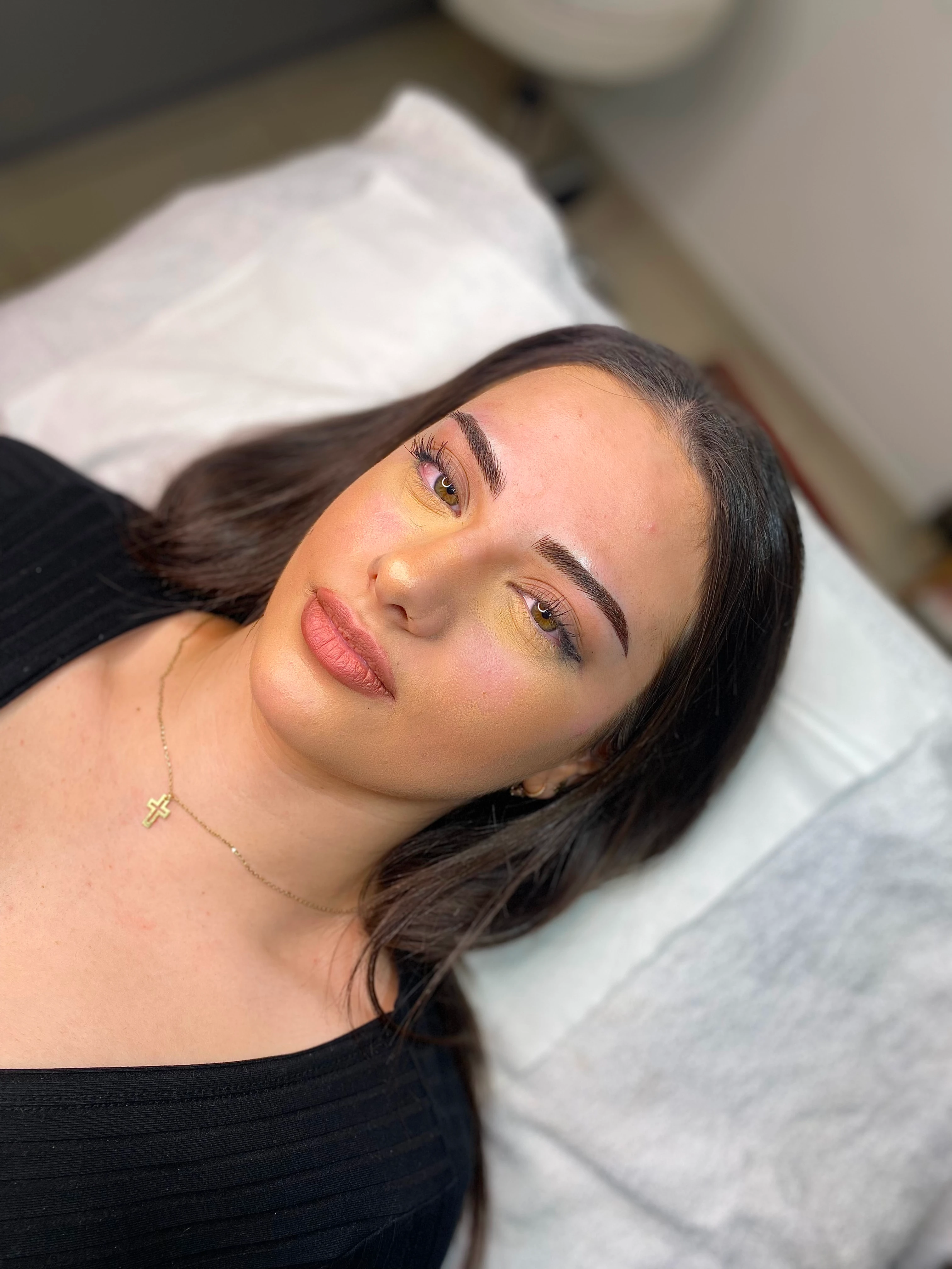 photo d'une modele pour une prestation de microblading