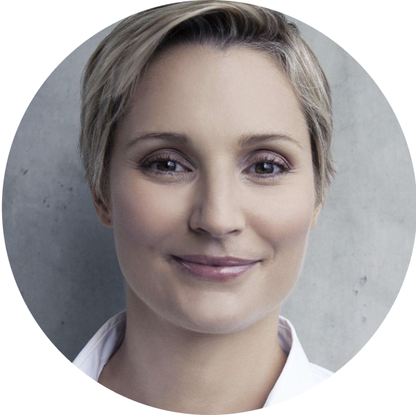 Porträt von Janine Steeger