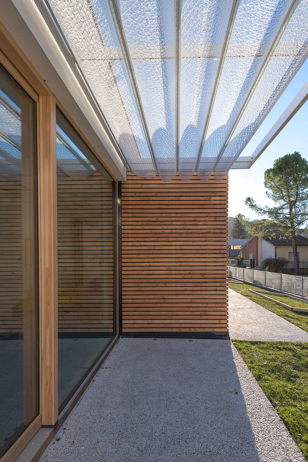 Folding sun shading, Kindergarten, Pieve Torina, 2019.
