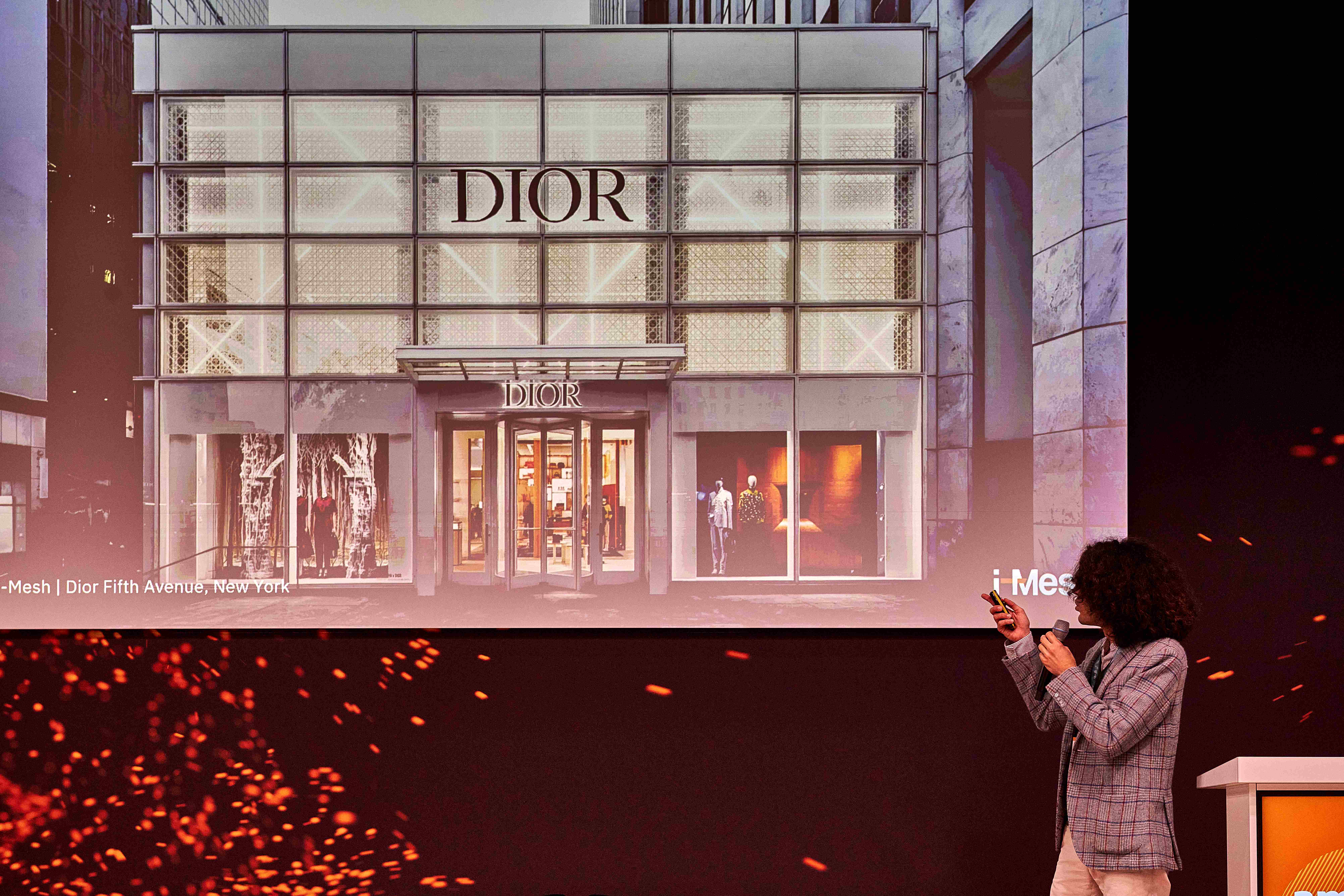 i-Mesh team presenting the Dior Fifth Avenue New York project on stage at Euroshop 2026 Amber Stage