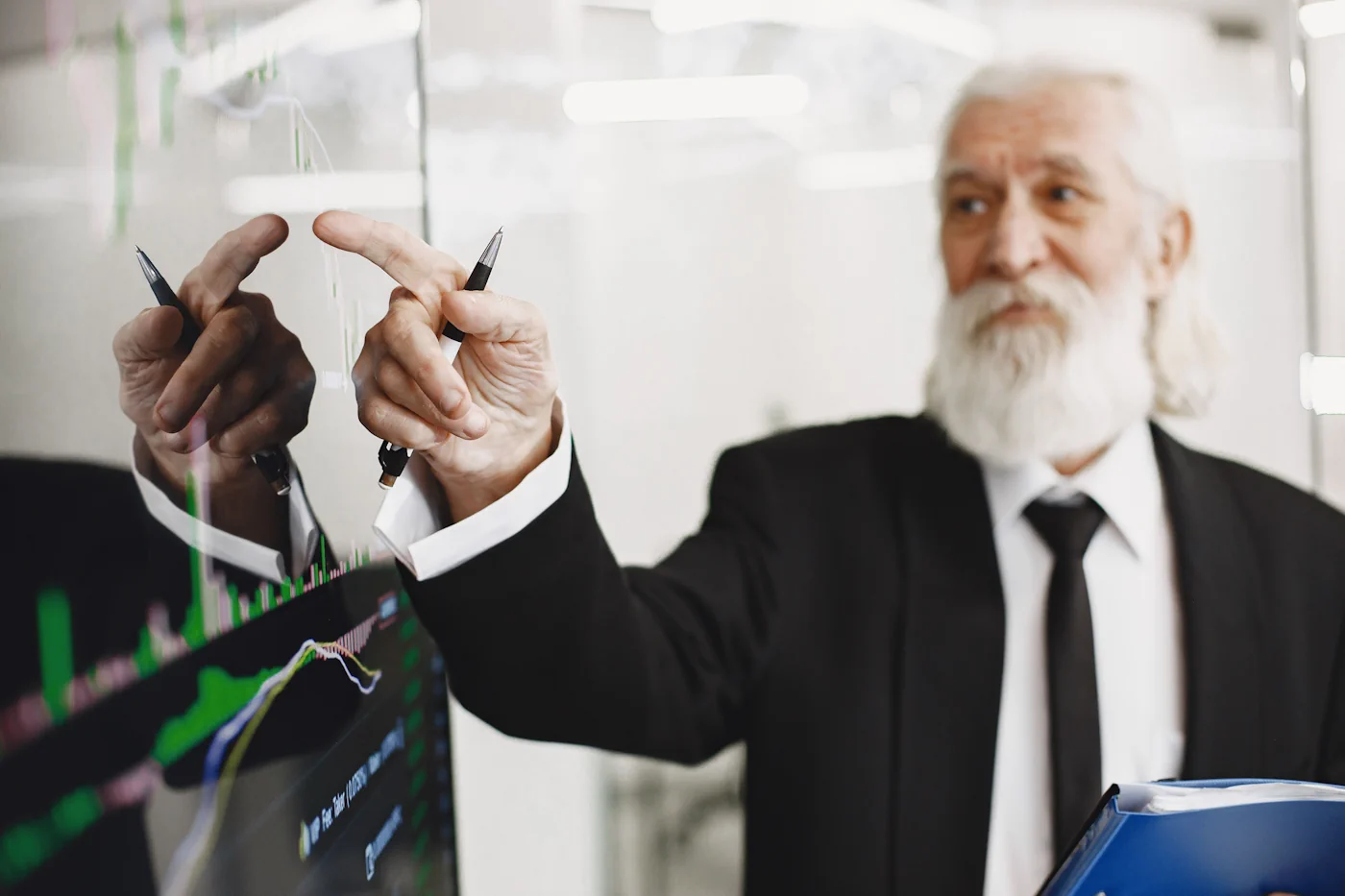 As technology pervades nearly every aspect of the world today, the importance of software patents, trade secrets, and complex technical disputes has grown exponentially. For attorneys handling such cases, the expertise of a specialized expert witness is often invaluable.