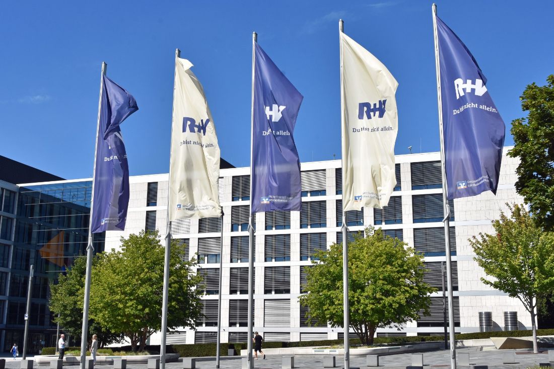 R+V meldet kräftiges Halbjahreswachstum – Leben, Kranken und Kfz ziehen an