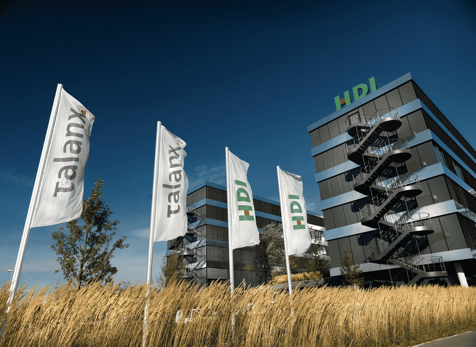 Talanx steigert Halbjahresgewinn auf Rekordniveau und hebt Prognose an