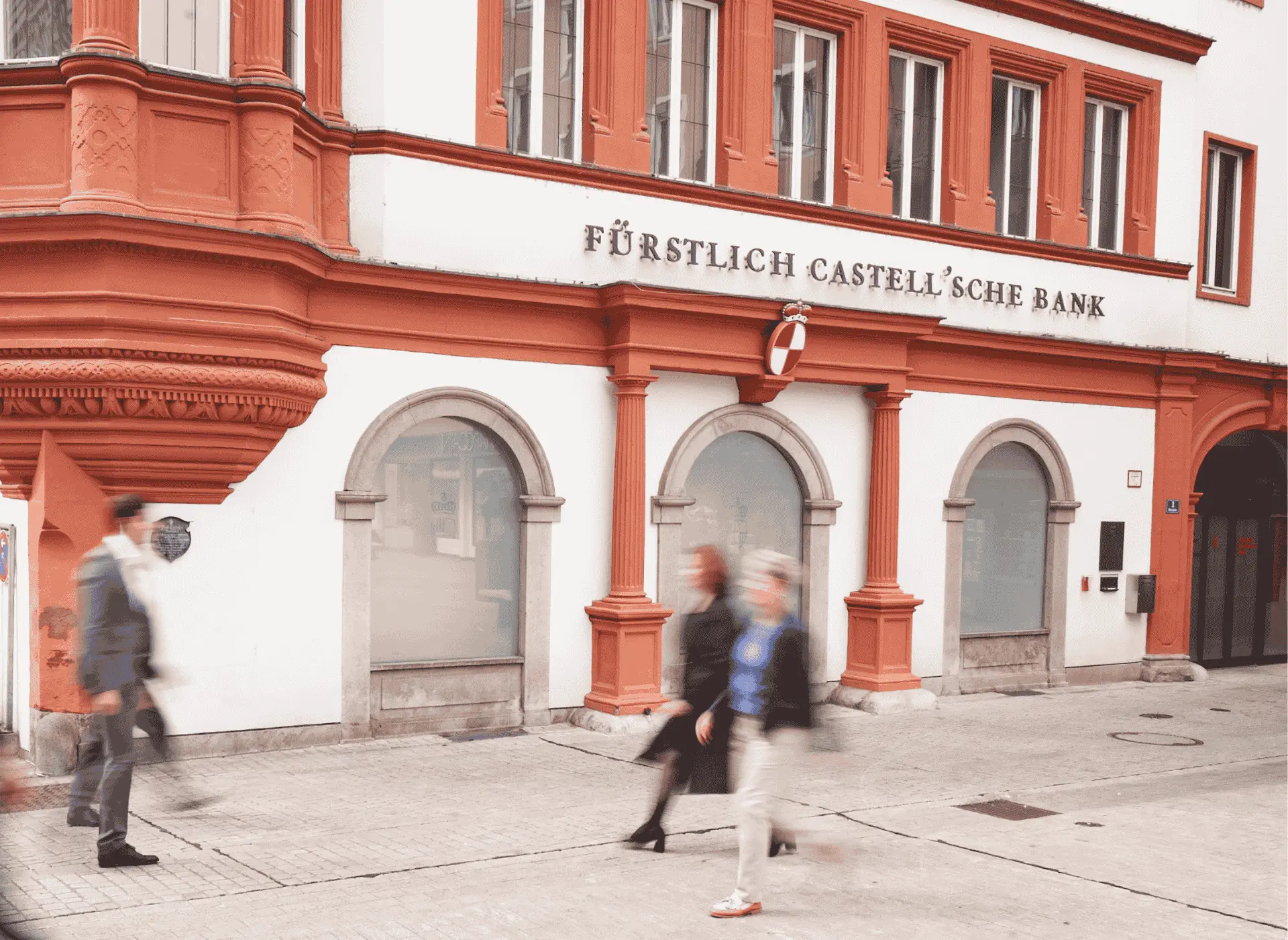 Castell-Bank stärkt Führungsteam für den Schritt zur „Neo-Privatbank“