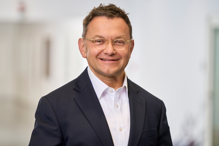 Digitaler Turbo für die Autobank: Stefan Hienzsch übernimmt das Steuer bei der BMW Bank