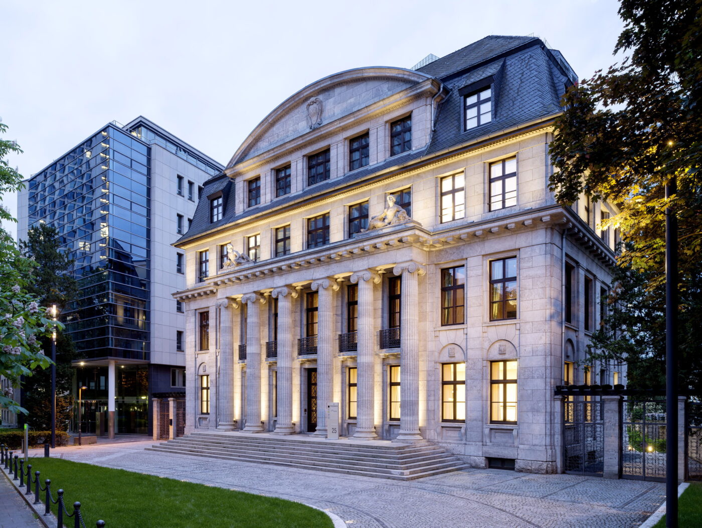 KI-Offensive bei Berenberg: Privatbank rollt Gemini Enterprise bankweit aus