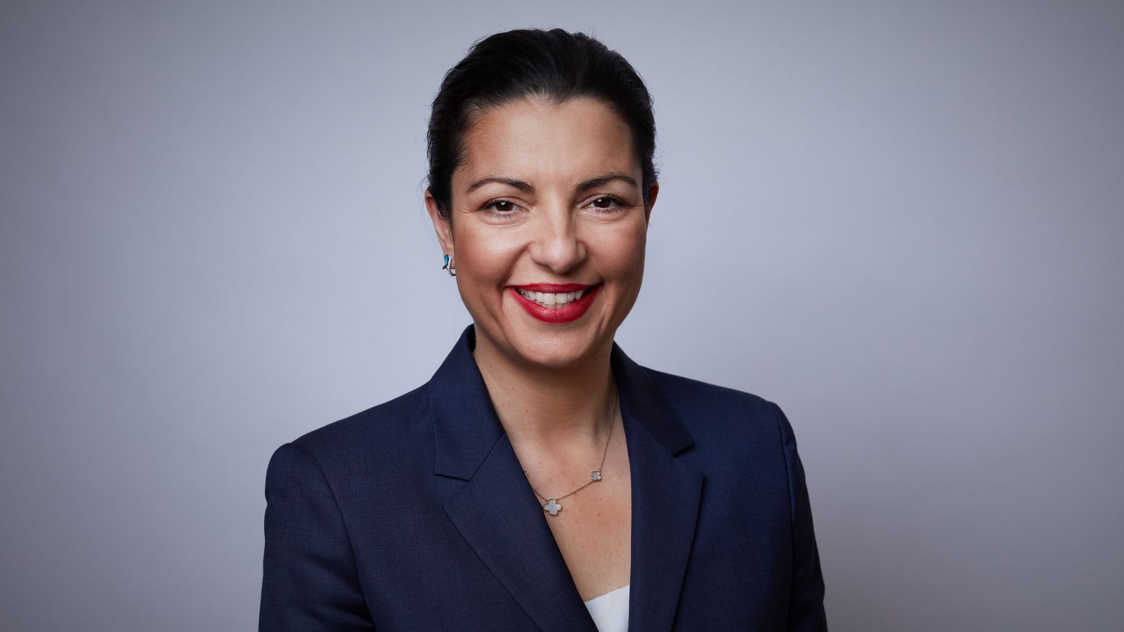 Paukenschlag in Zürich: CFO Evie Kostakis verlässt Julius Bär