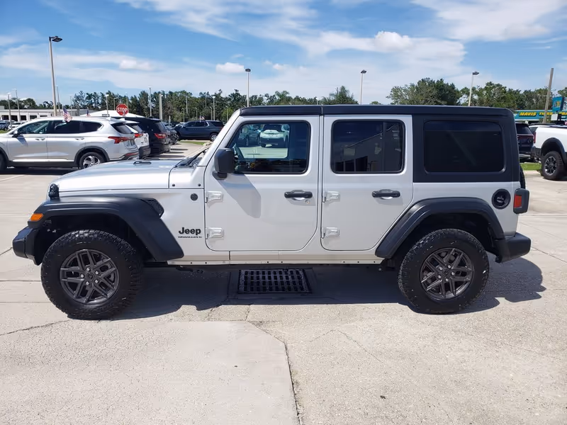 Jeep Wrangler 4 Door 2024