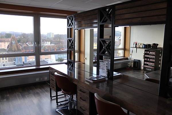 Postes de travail miroirs salon Bragoni