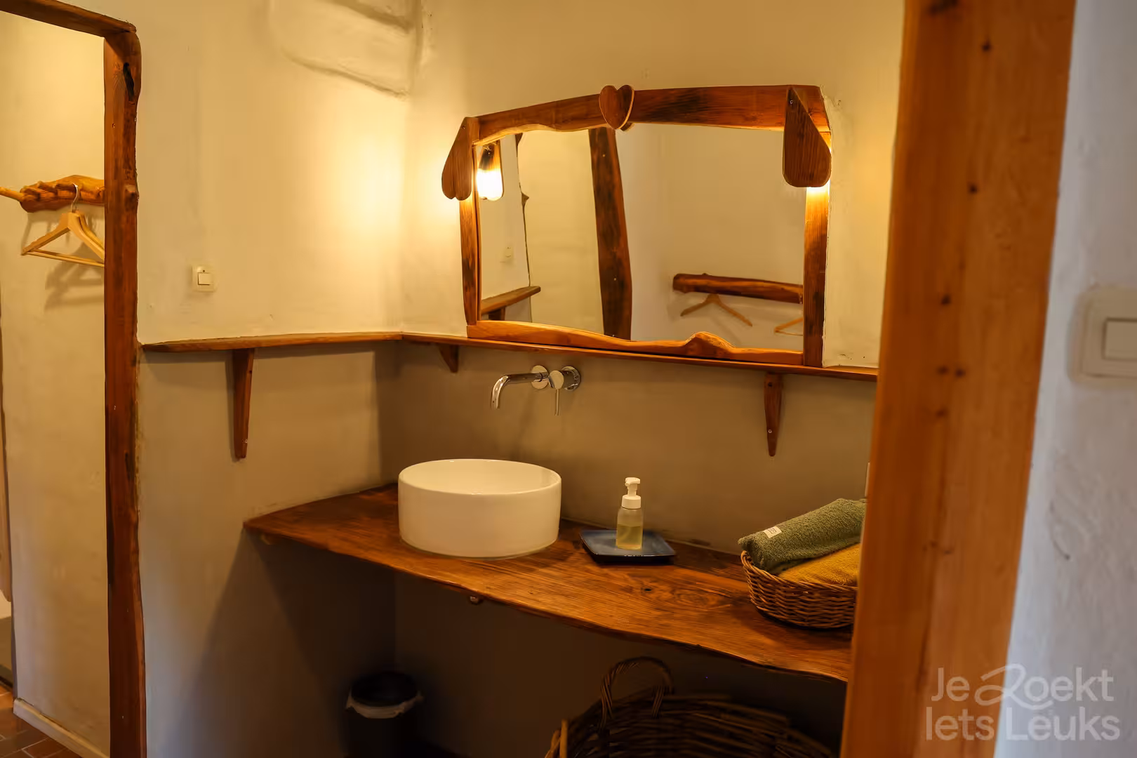 Overnachten bij Vakantiehuis (14 personen) en vakantieboerderij (20 personen) De Emmerdennen in Drenthe via JeZoektIetsLeuks