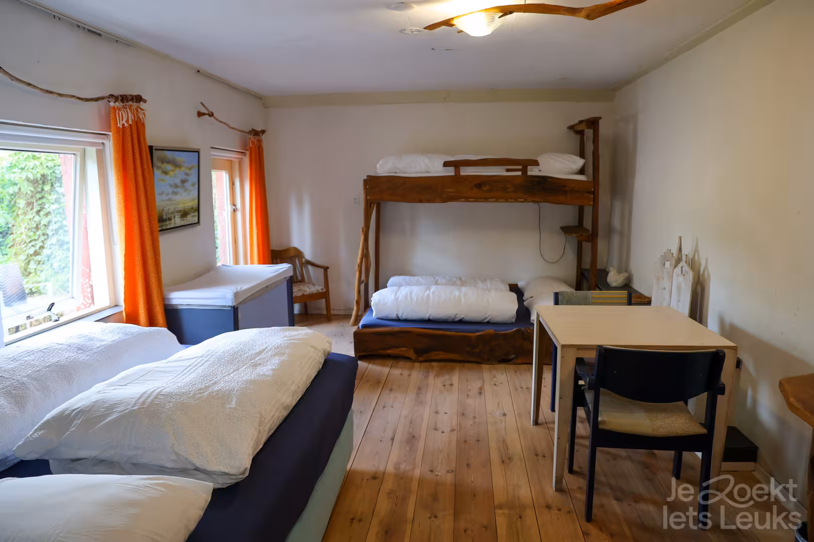 Overnachten bij Vakantiehuis (14 personen) en vakantieboerderij (20 personen) De Emmerdennen in Drenthe via JeZoektIetsLeuks