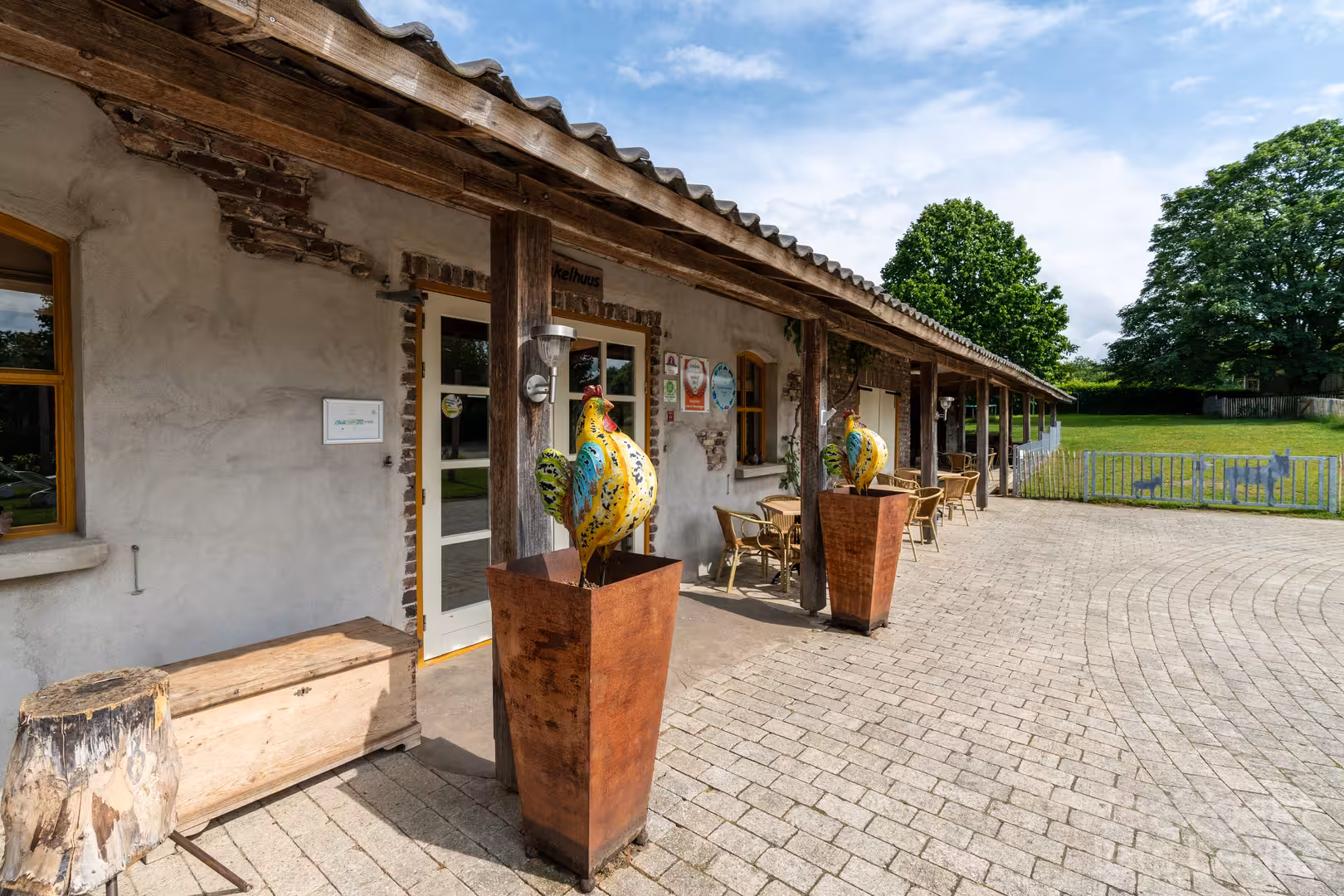 Overnachten bij Ezelgasterij aan de Maasheggen in Noord-Brabant via JeZoektIetsLeuks