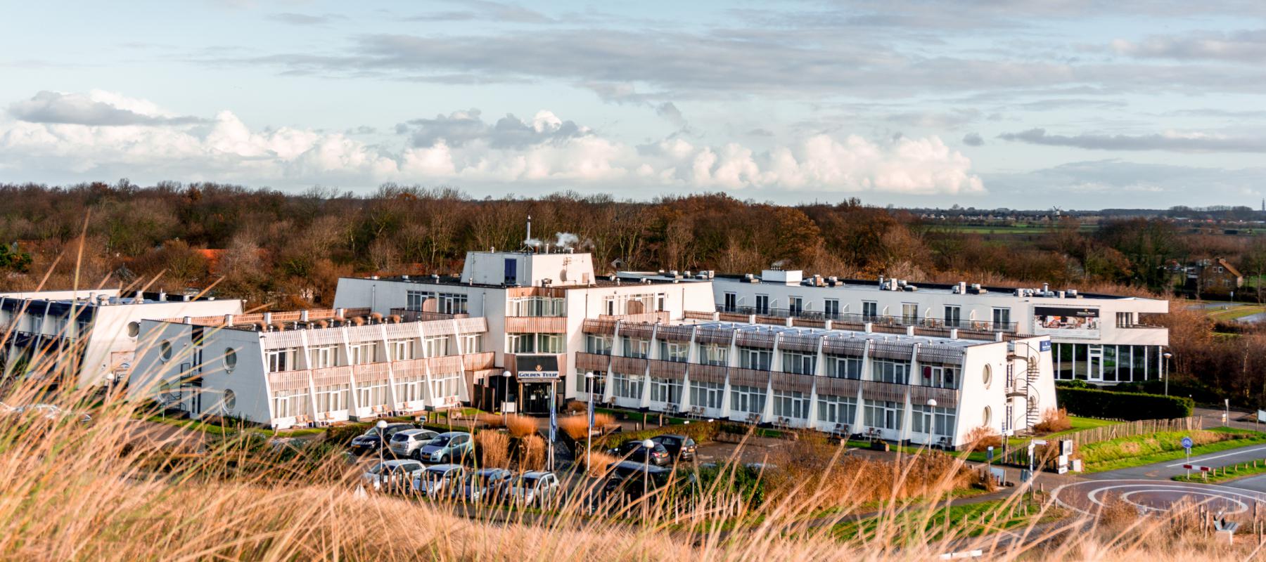Vakantie in eigen land aan het strand bij Strandhotel Westduin