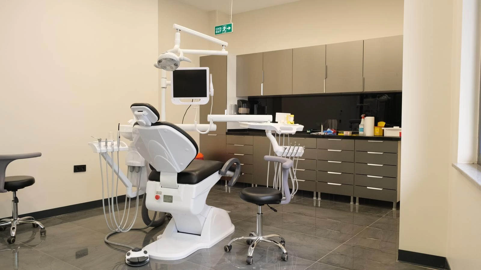 clinic room 