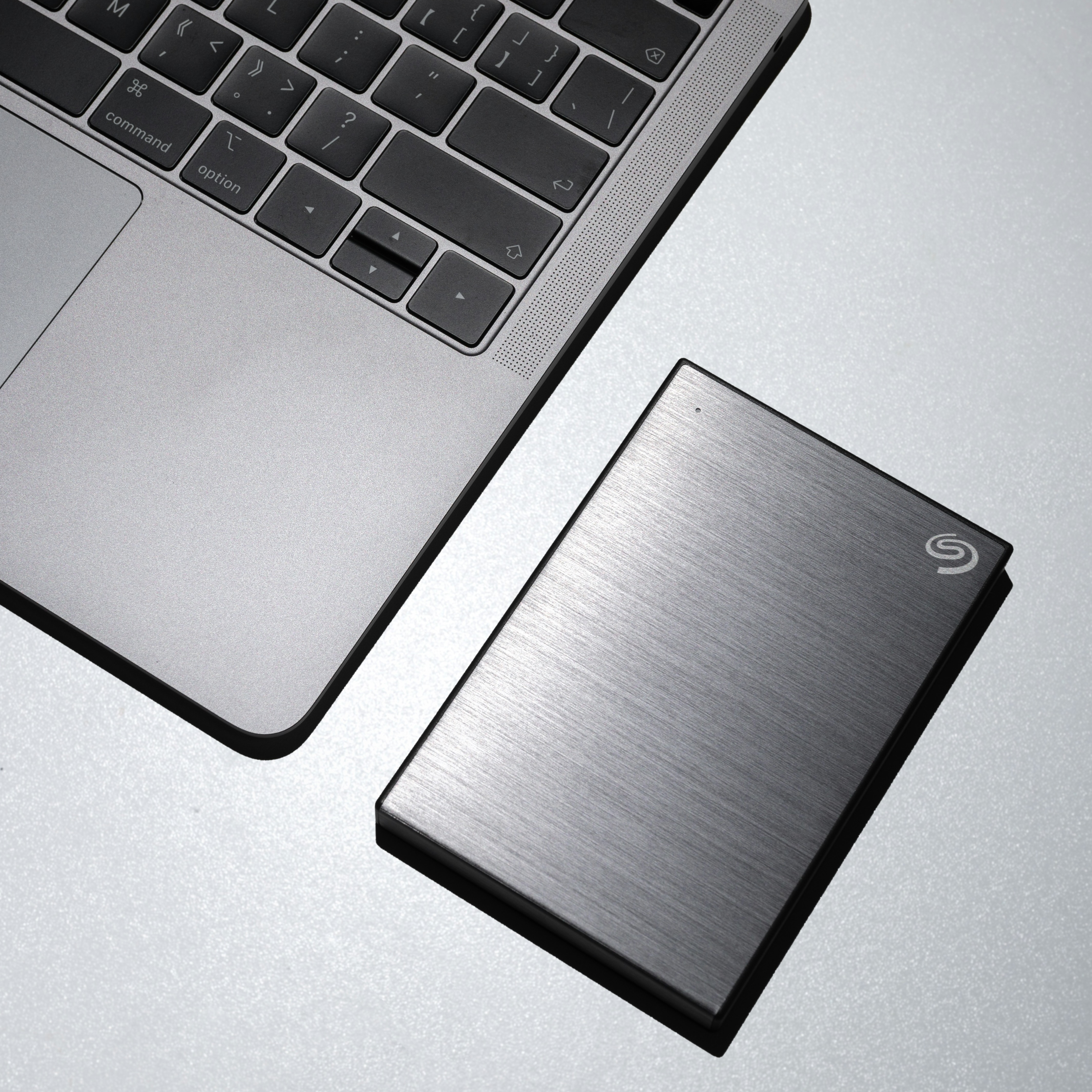 external hard drive and mac laptop