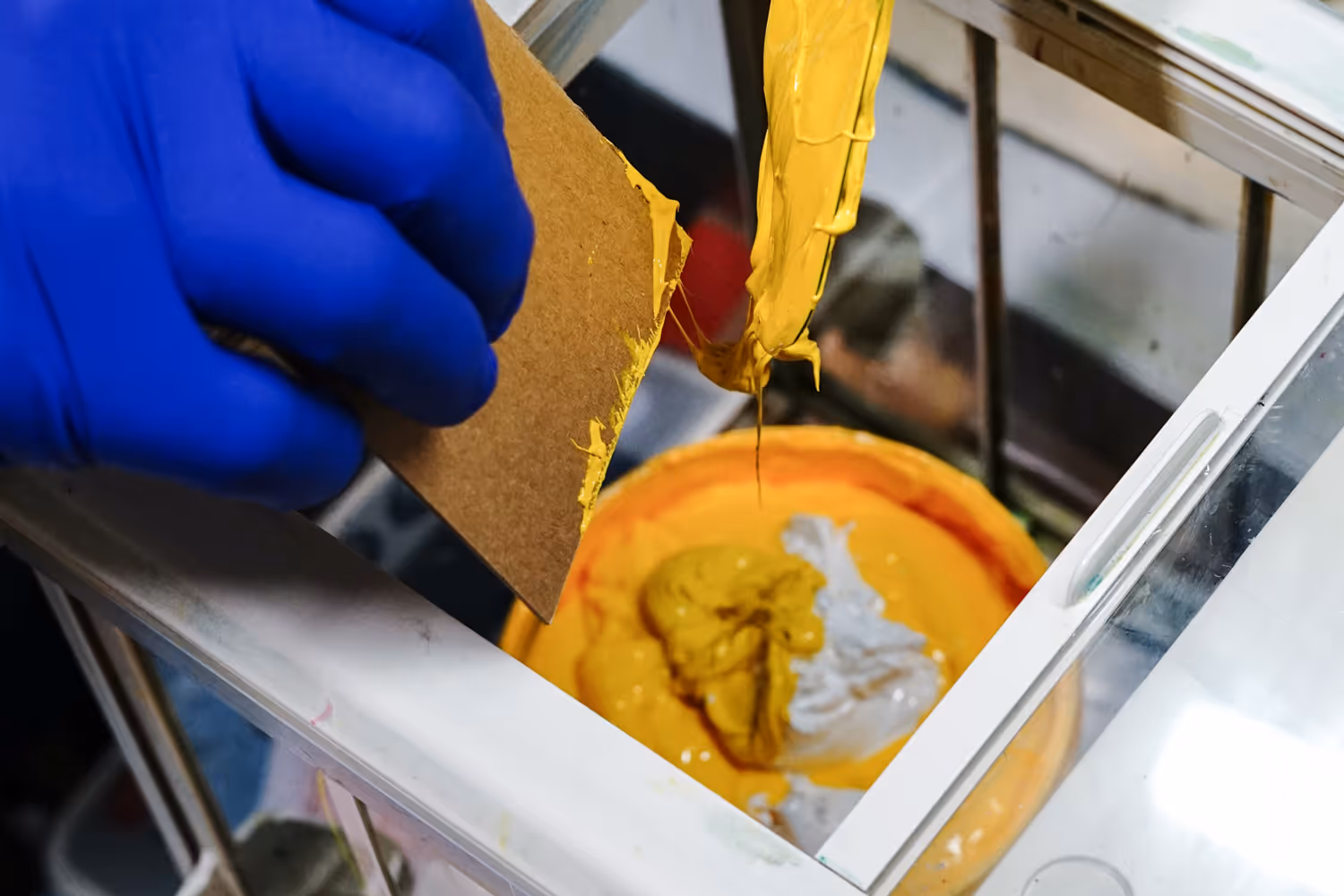 An image of the ink mixing process.